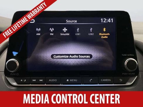 Used 2025 Nissan Rogue SV FWD image 12