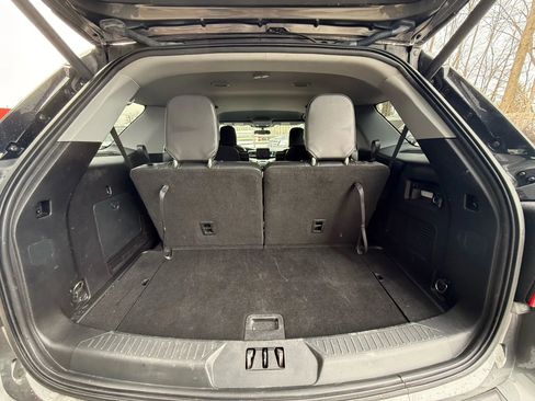 Used 2021 Ford Explorer XLT w/ Equipment Group 202A image 21