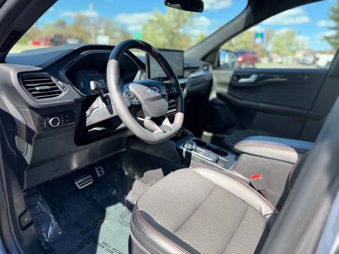 Used 2023 Ford Escape ST-Line w/ Tech Pack #1 AWD/4WD image 15