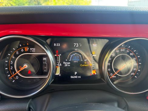 Used 2023 Jeep Gladiator Sport AWD/4WD image 40