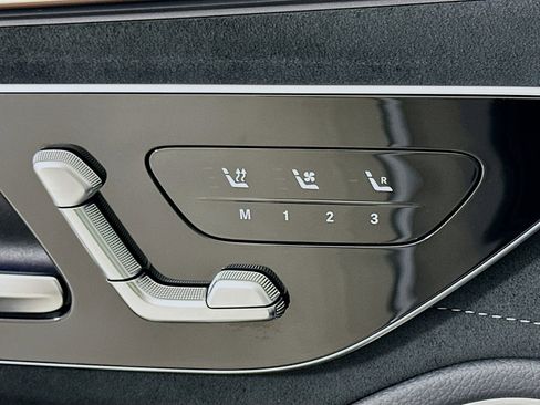 Used 2023 Mercedes-Benz EQS 580 580 image 22