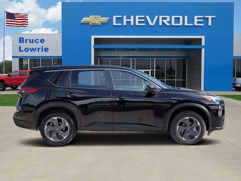 Used 2024 Nissan Rogue SV AWD/4WD image 6