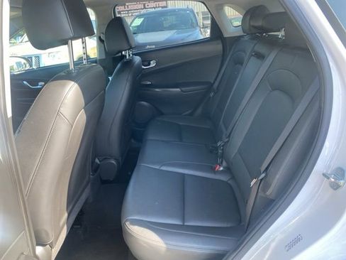 Used 2022 Hyundai Kona Limited image 18
