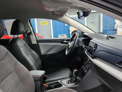 Used 2022 Volkswagen Taos SE w/ IQ.Drive SE Package image 12