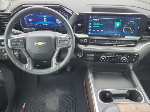 Used 2025 Chevrolet Silverado 2500 High Country w/ High Country Premium Package AWD/4WD image 29