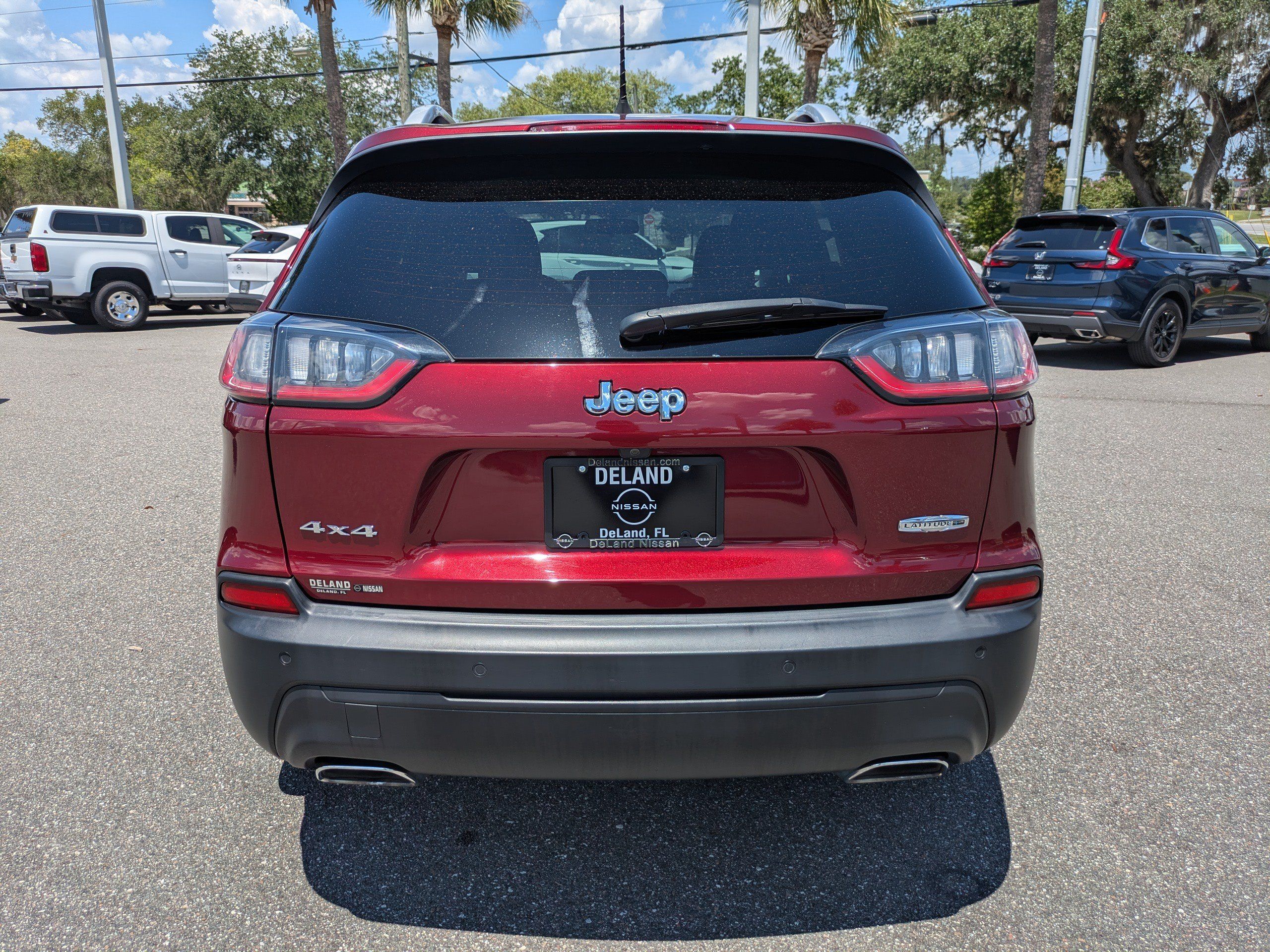Used 2020 Jeep Cherokee Latitude Plus w/ Cold Weather Group AWD/4WD image 5