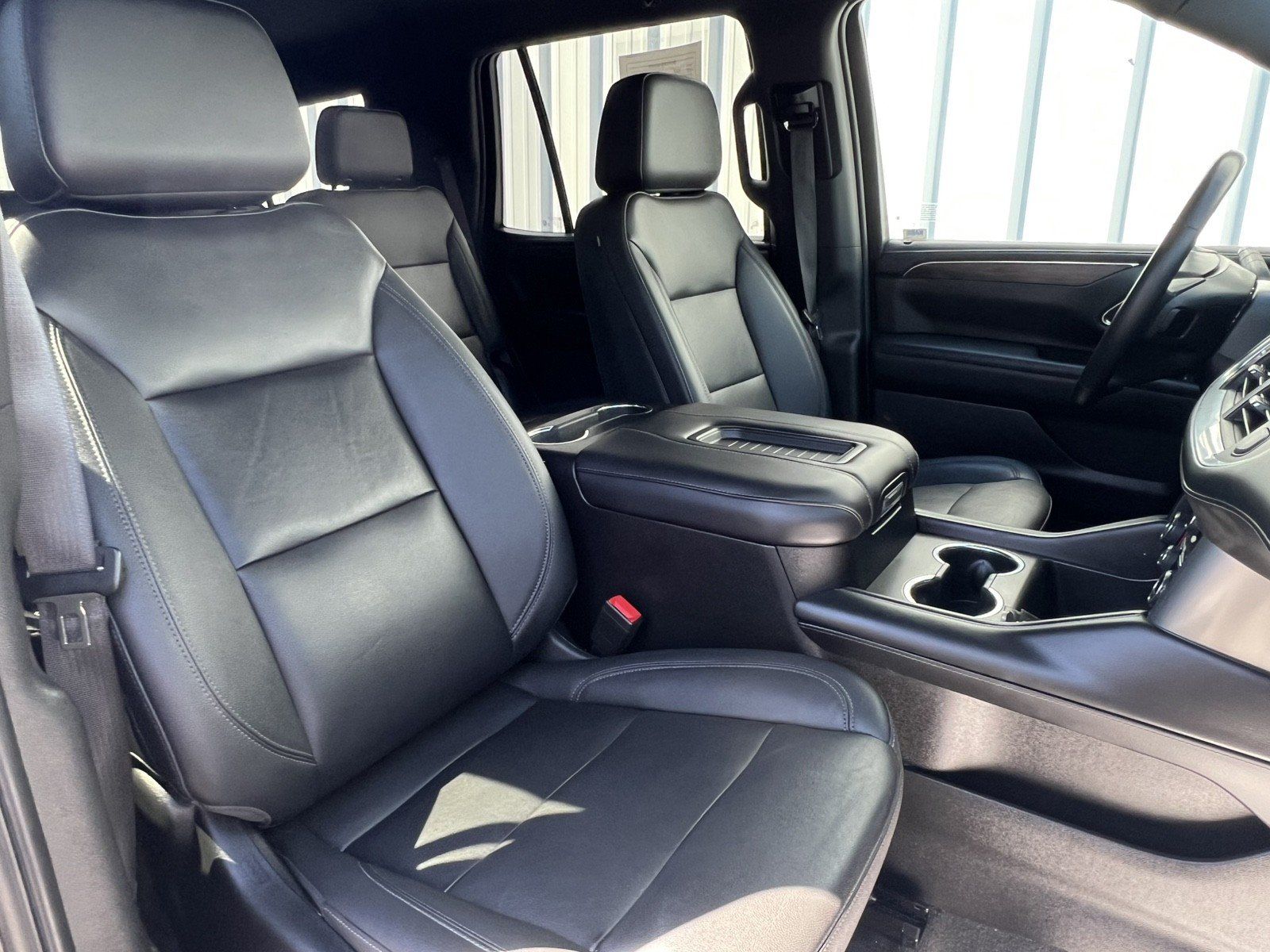 Used 2022 Chevrolet Tahoe LT w/ Luxury Package AWD/4WD image 22