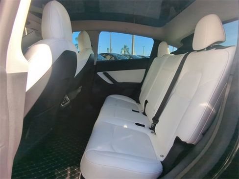 Used 2022 Tesla Model Y Performance image 16