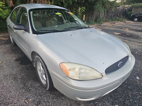 Used 2007 Ford Taurus SE FWD image 5