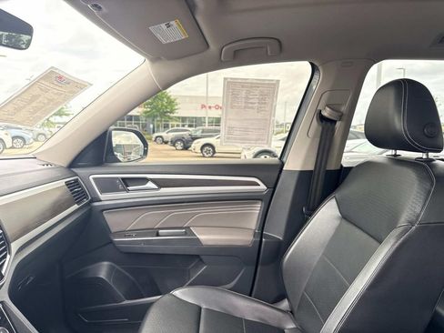 Used 2022 Volkswagen Atlas SE w/ Panoramic Sunroof Package FWD image 24