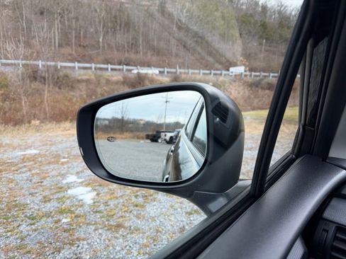 Certified 2024 Subaru Crosstrek 2.0i Premium image 10