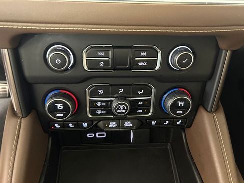 Used 2023 Chevrolet Tahoe High Country AWD/4WD image 24