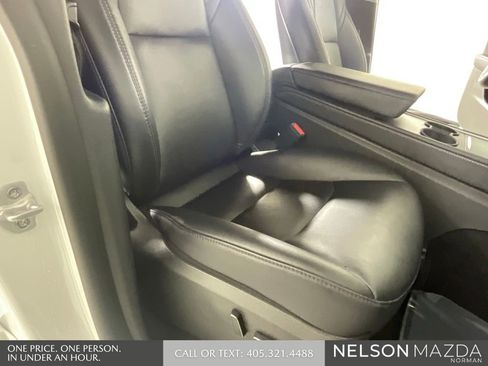 Used 2022 Tesla Model Y Long Range image 27