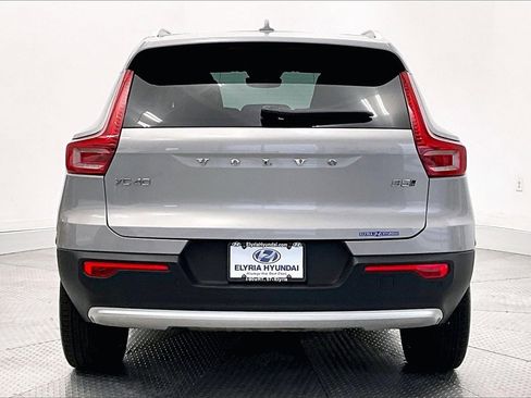 Used 2023 Volvo XC40 B5 Ultimate w/ Climate Package image 4