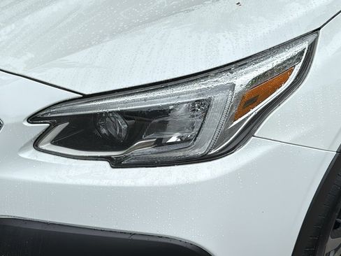 Used 2022 Subaru Outback Touring AWD/4WD image 9