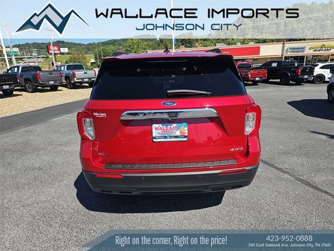 Used 2023 Ford Explorer XLT image 5