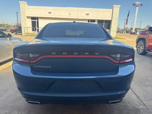 Used 2022 Dodge Charger SXT image 6
