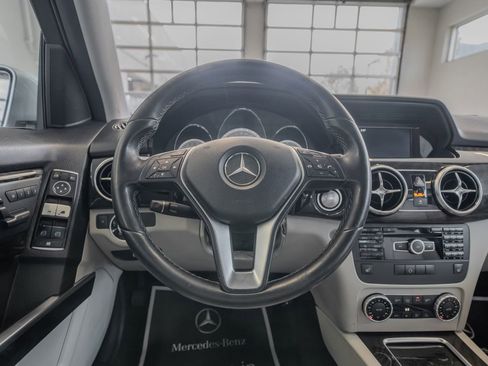 Used 2015 Mercedes-Benz GLK 250 BlueTEC 4MATIC image 9