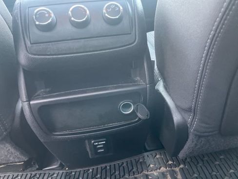 Used 2015 Chevrolet Traverse LT image 16
