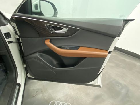 Used 2022 Audi Q8 Premium AWD/4WD image 46