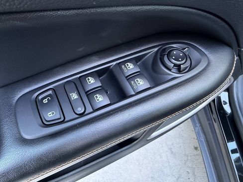 Used 2019 Jeep Compass Latitude w/ Popular Equipment Group AWD/4WD image 17