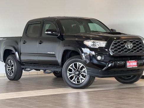 Certified 2020 Toyota Tacoma TRD Sport RWD image 2