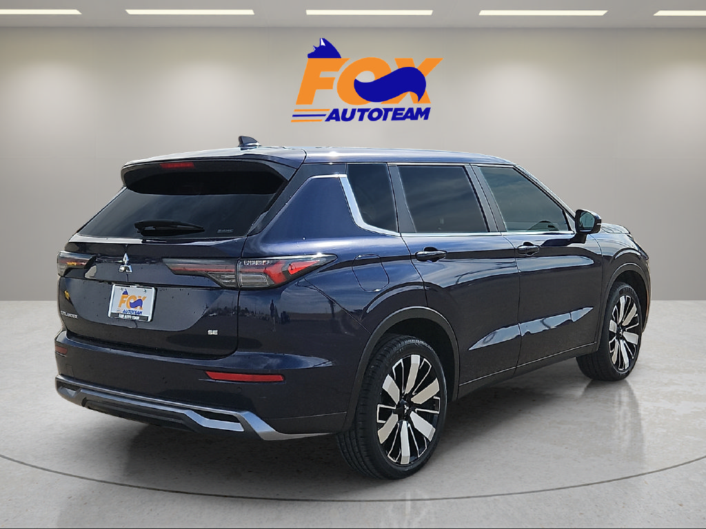 Used 2025 Mitsubishi Outlander SE AWD/4WD image 4