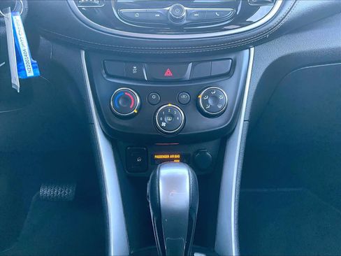 Used 2022 Chevrolet Trax LT image 26