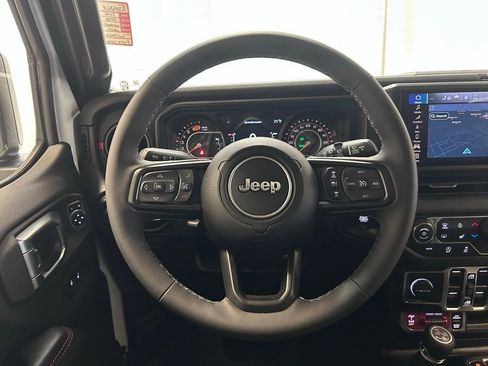 Used 2026 Jeep Wrangler Unlimited Rubicon AWD/4WD image 8