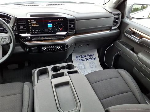 Used 2024 GMC Sierra 1500 SLE image 15