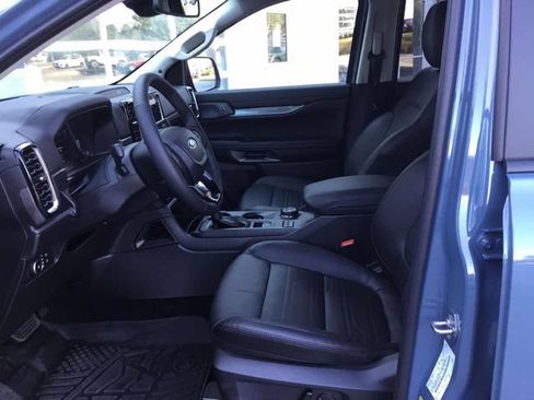 Used 2025 Ford Ranger Lariat w/ FX4 Off-Road Package AWD/4WD image 9