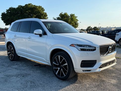 Used 2020 Volvo XC90 T6 Momentum w/ Protection Package Premier AWD/4WD image 5