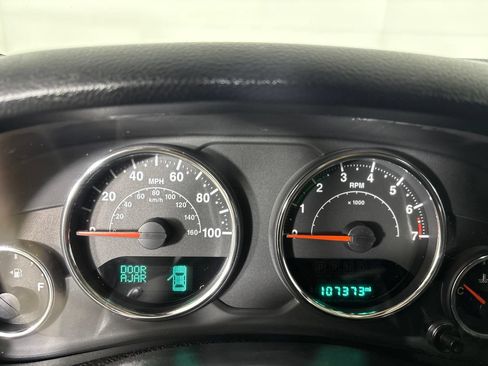 Used 2018 Jeep Wrangler Unlimited Sport S AWD/4WD image 13