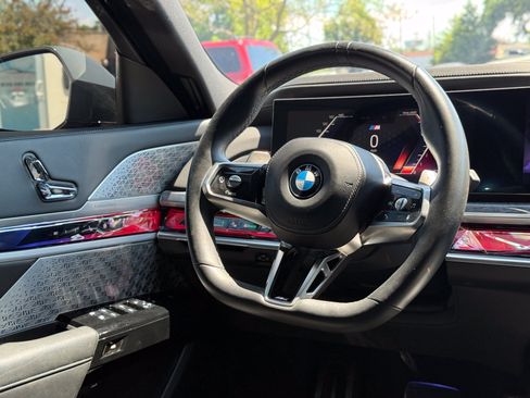 Used 2023 BMW 760i xDrive w/ Executive Package AWD/4WD image 31
