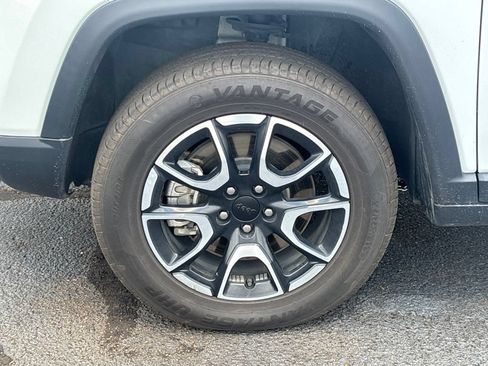 Used 2024 Jeep Compass Trailhawk AWD/4WD image 24
