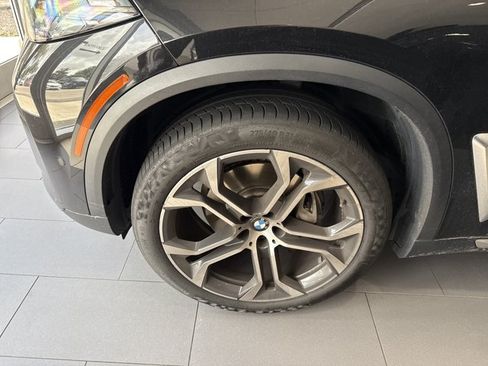 Used 2024 BMW X5 sDrive40i w/ Premium Package RWD image 3