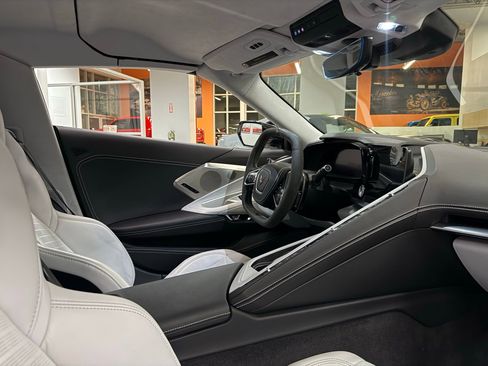 Used 2024 Chevrolet Corvette Stingray Premium Conv w/ Z51 Performance Package image 25