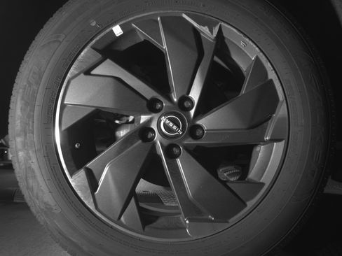 Used 2025 Nissan Rogue SV FWD image 15