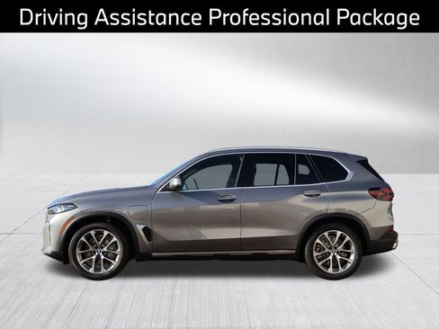 New 2026 BMW X5 xDrive50e image 6