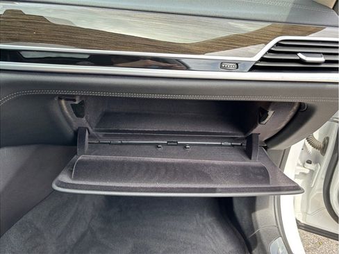 Used 2021 BMW 740i image 51