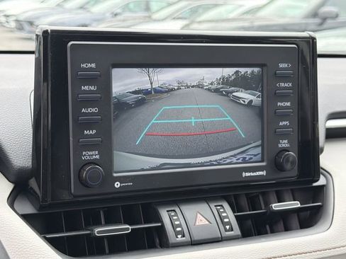 Used 2022 Toyota RAV4 XLE Premium image 30