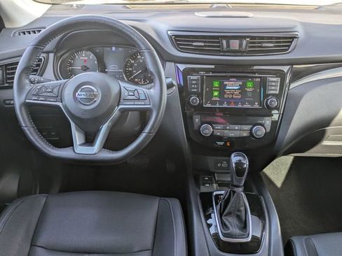 Used 2022 Nissan Rogue Sport SL w/ Premium Package image 26