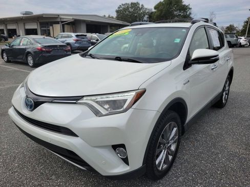 Used 2017 Toyota RAV4 Limited image 14