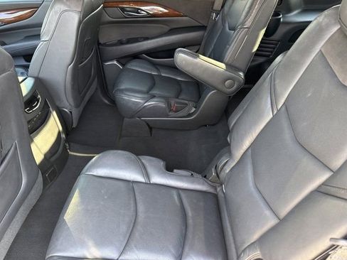 Certified 2019 Cadillac Escalade Premium Luxury RWD image 17