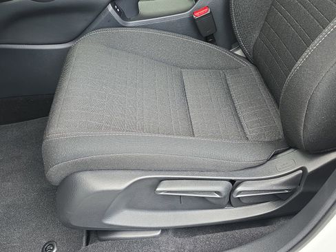 Certified 2025 Honda HR-V LX image 29