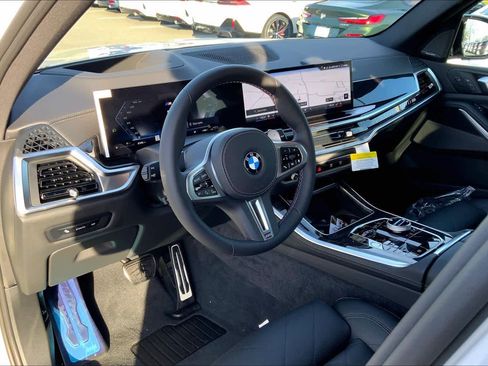 New 2026 BMW X5 M60i image 8