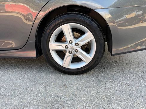 Used 2012 Toyota Camry SE FWD image 33