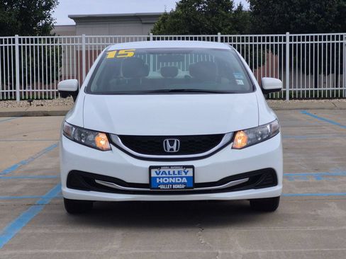 Used 2015 Honda Civic SE image 3