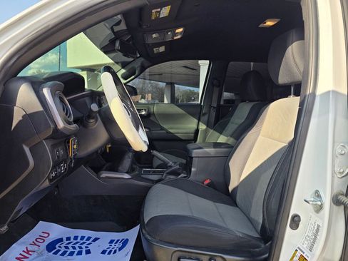 Used 2021 Toyota Tacoma TRD Sport w/ Advanced Technology Package image 11