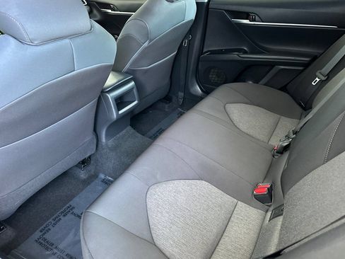 Used 2018 Toyota Camry LE FWD image 14